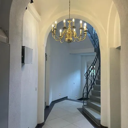 Zimmermann Apartment *